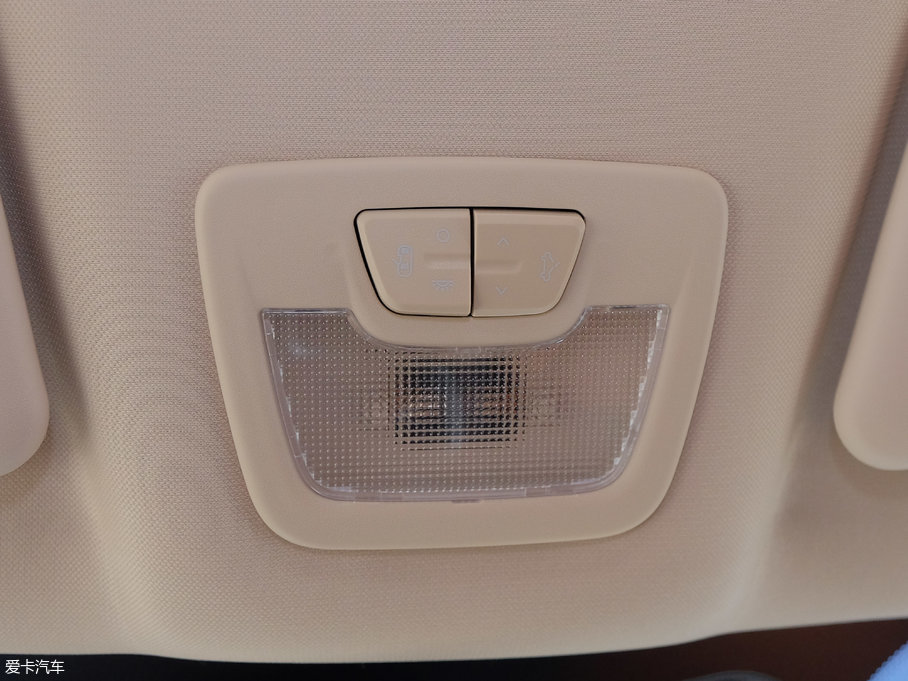 2017E560 ɄӰ 1.5T քӘ