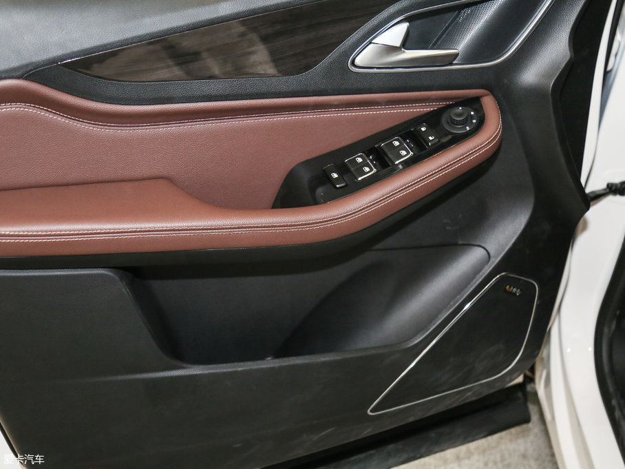 2017E560 1.5T DCTŞ 7