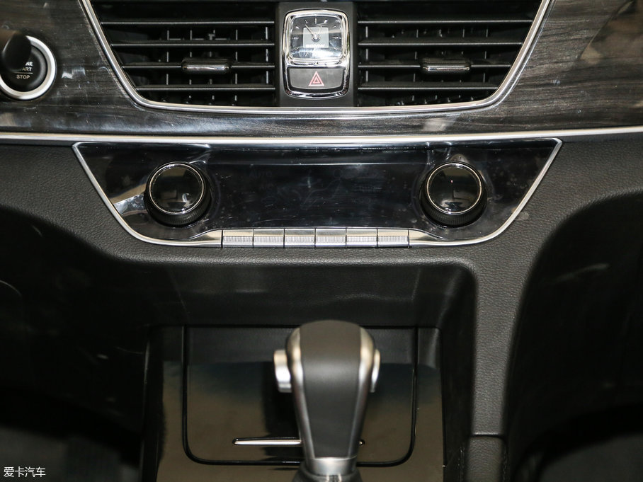 2017E560 1.5T DCTŞ 7