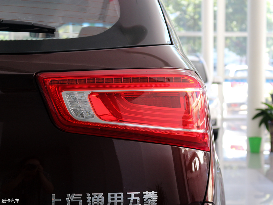 2017E560 ɄӰ 1.8L iAMT