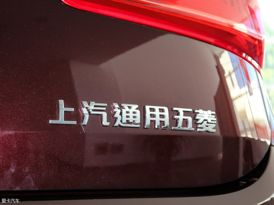 2017E560 ɄӰ 1.8L iAMT