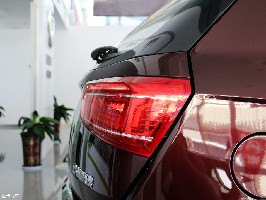 2017E560 ɄӰ 1.8L iAMT