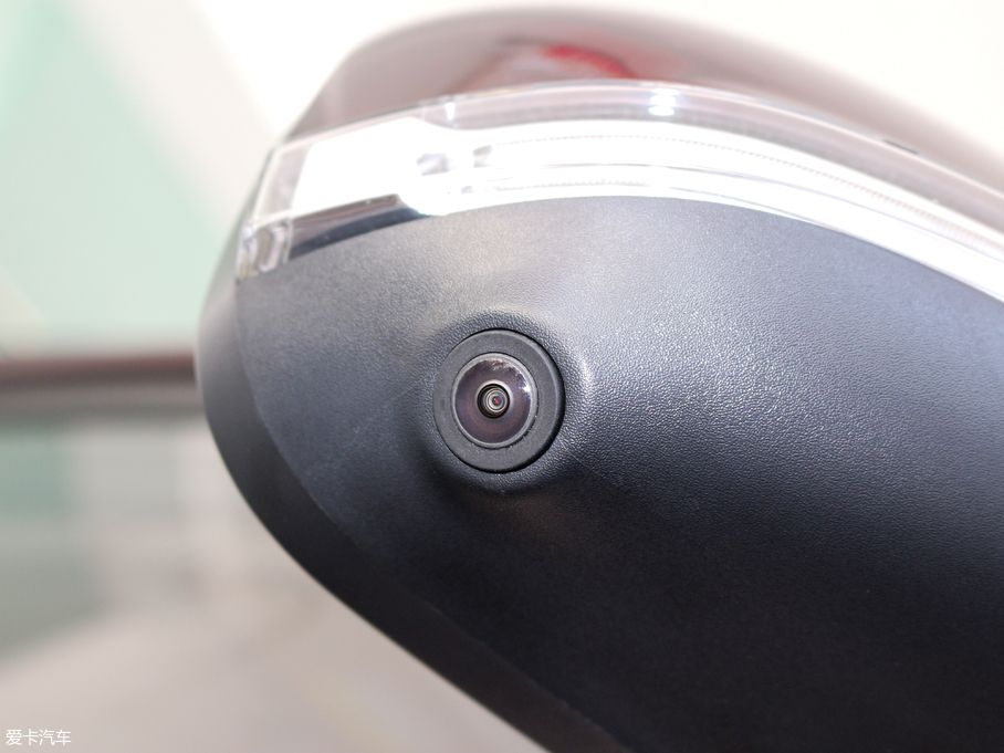 2017E560 ɄӰ 1.8L iAMT