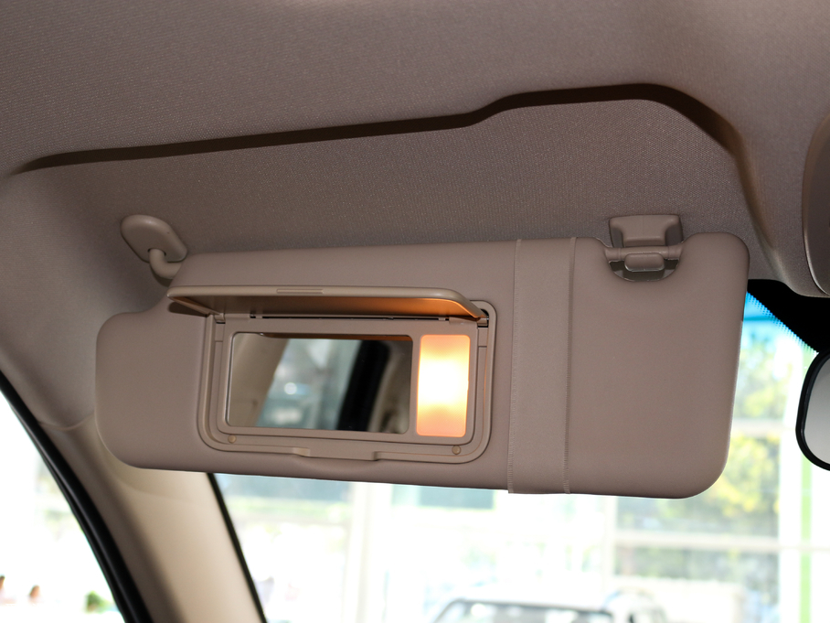 2017E560 ɄӰ 1.8L iAMT