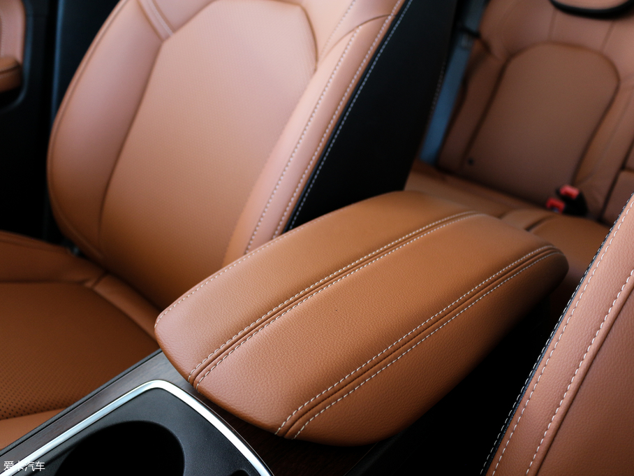 2017E560 ɄӰ 1.8L iAMT