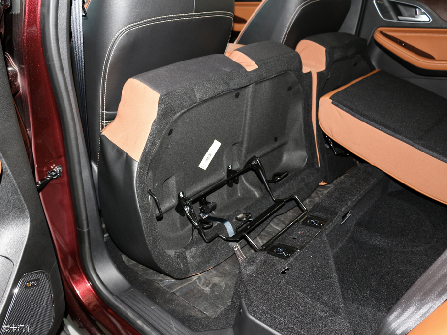 2017E560 ɄӰ 1.8L iAMT