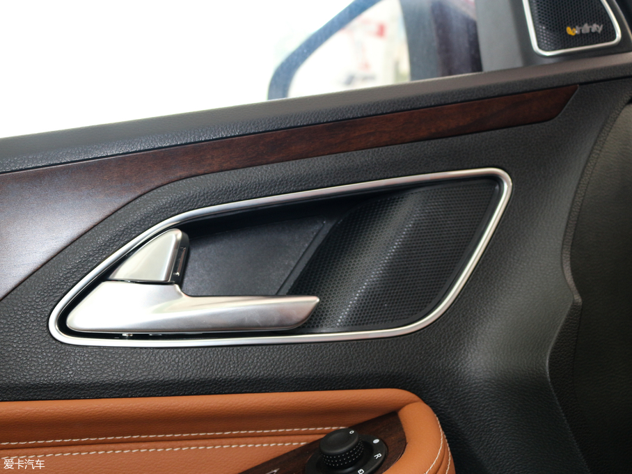 2017E560 ɄӰ 1.8L iAMT