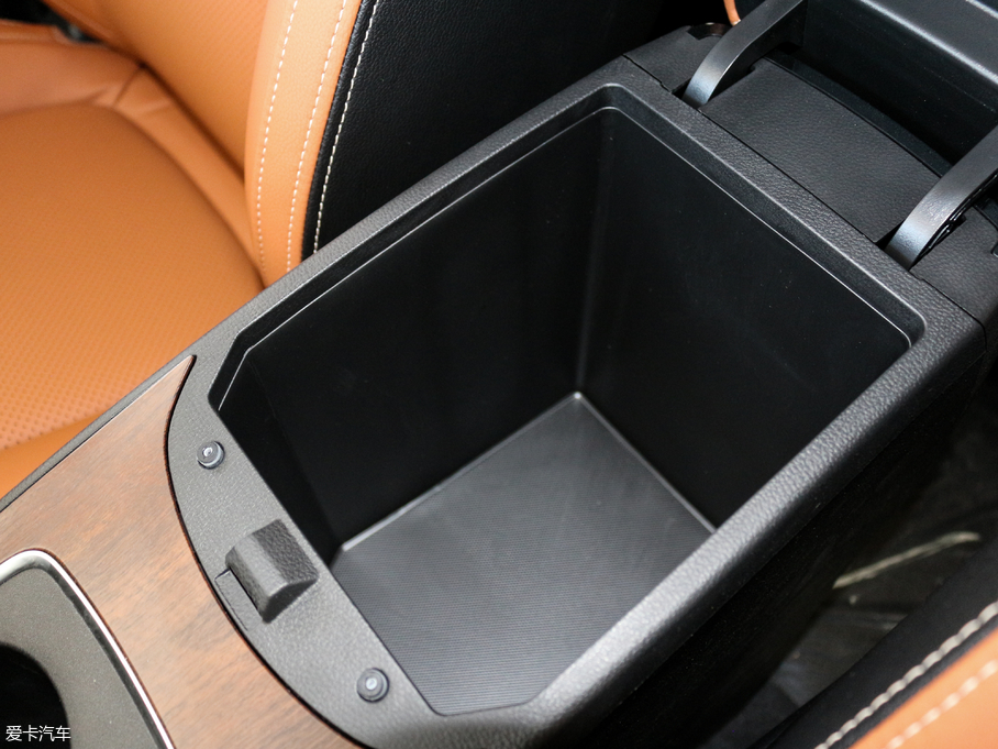 2017E560 ɄӰ 1.8L iAMT