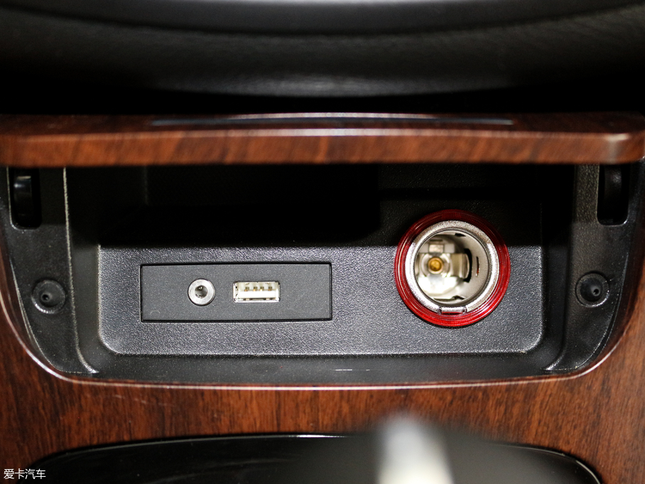 2017E560 ɄӰ 1.8L iAMT