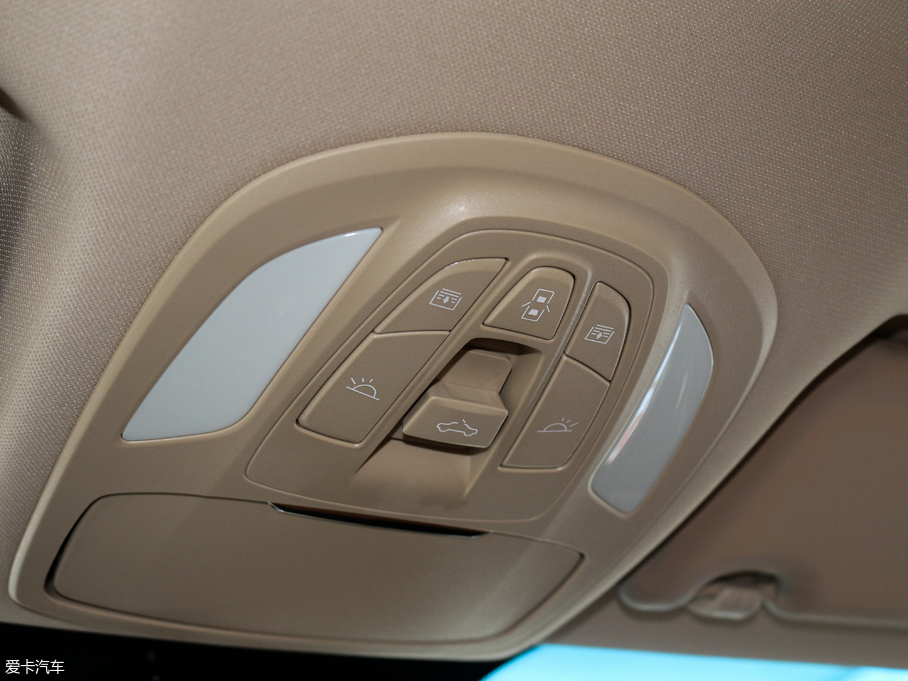 2017E560 ɄӰ 1.8L iAMT