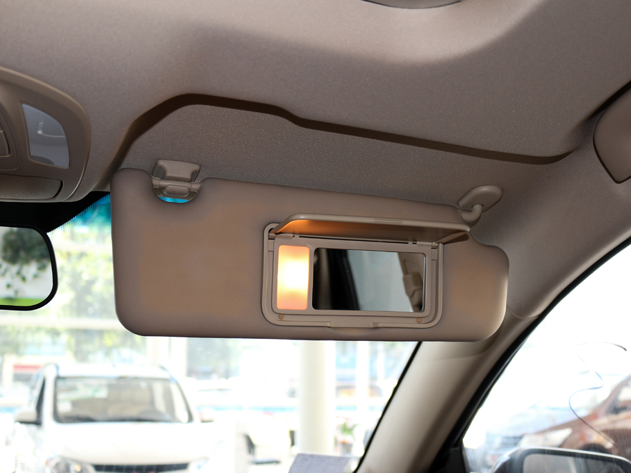 2017E560 ɄӰ 1.8L iAMT