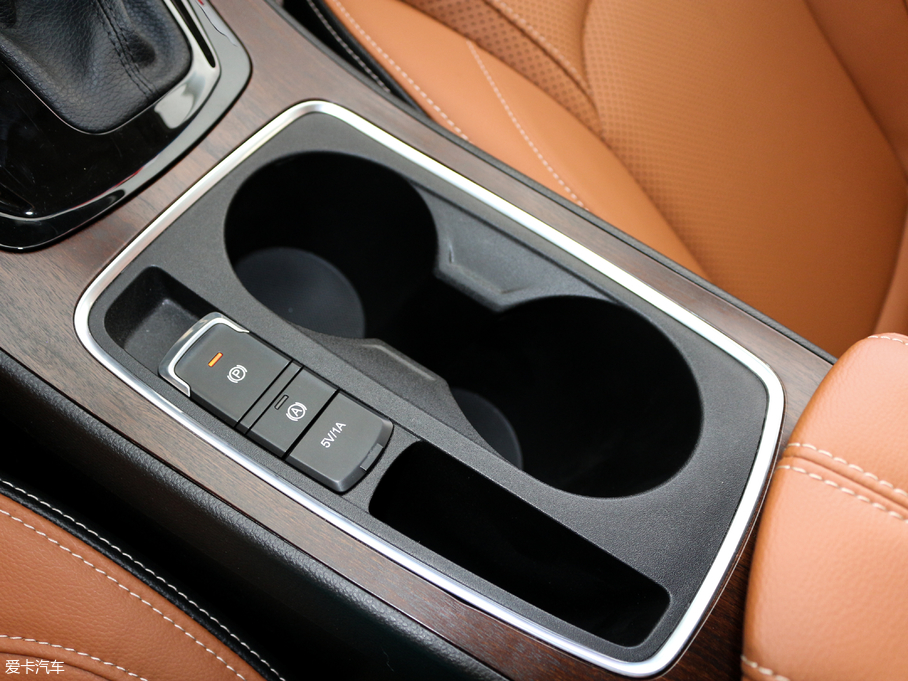 2017E560 ɄӰ 1.8L iAMT