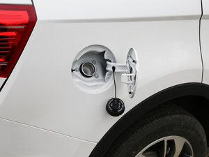 2017ɄӰ 1.8L iAMT ^