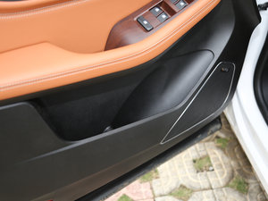 2017款律动版 1.8L iAMT尊享型 前门储物空间