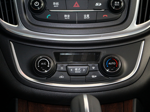 2017ɄӰ 1.8L iAMT {{