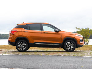 2017款1.5L 手动豪华型 整体外观