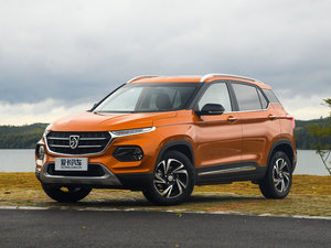 2017款1.5L 手动豪华型 左前45度