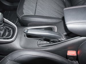 2017款1.5L 手动时尚型 驻车制动器