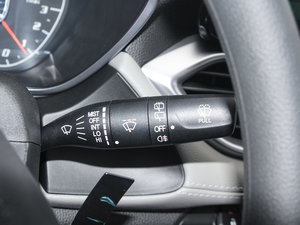 2017款1.5L 手动时尚型 中控区