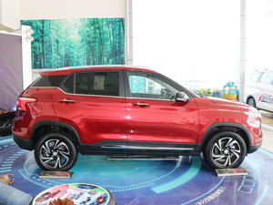 2017款1.5L 手动豪华型 整体外观