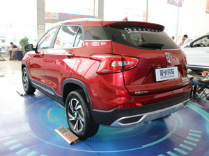 2017款1.5L 手动豪华型 左后45度