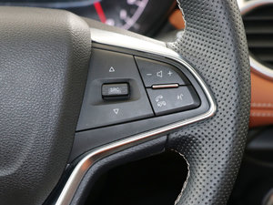2017款1.5L 手动豪华型 中控区