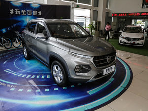 2017款1.5L 手动时尚型 左前45度