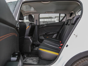 2017款1.5L 手动豪华型 后排空间
