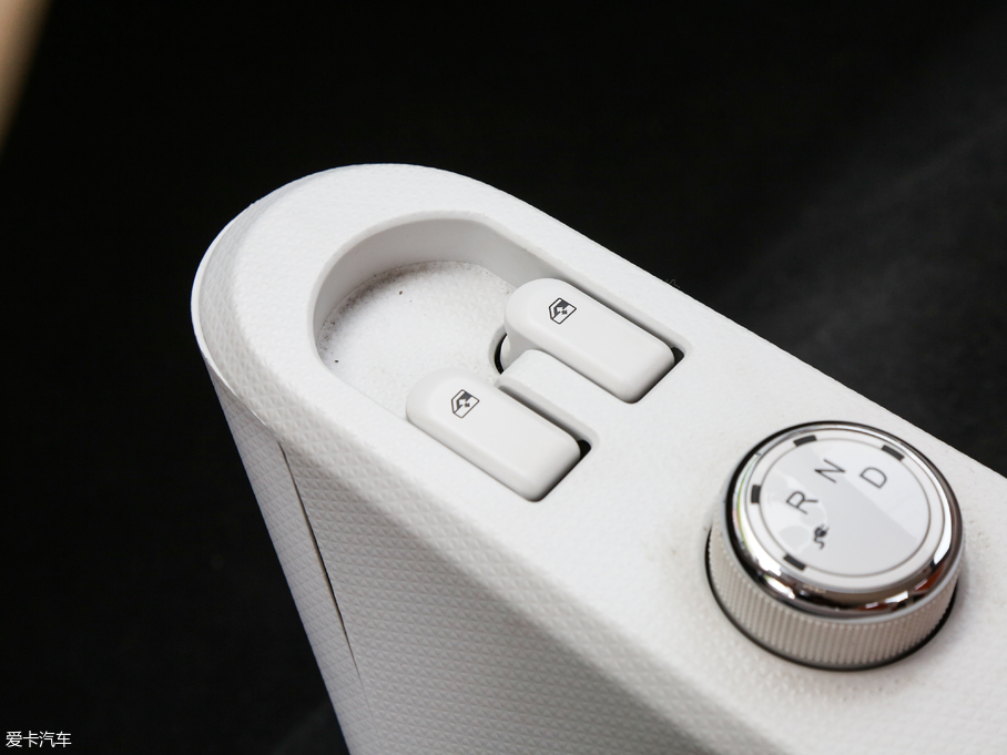 2017��EE100 ���а�