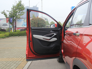 2018款1.8L AMT豪华型 国V 驾驶位车门