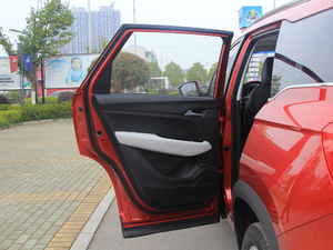 2018款1.8L AMT豪华型 国V 左后车门
