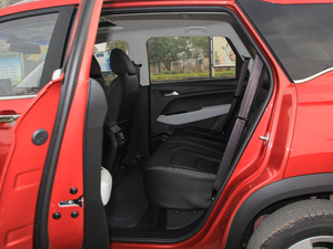 2018款1.8L AMT豪华型 国V 后排空间