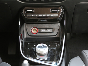 2018款1.8L AMT豪华型 国V 中控区