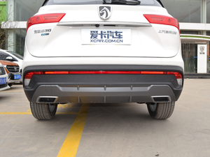 2018款1.5T 手动精英型 国V 排气管