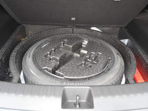 2018款1.5T 手动精英型 国V 备胎