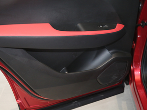 2018款1.5T 手动精英型 国V 空间座椅