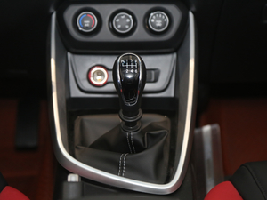 2018款1.5T 手动精英型 国V 中控区