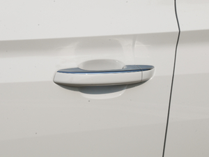 2018款1.5L 手动豪华型 国V 主驾门拉手