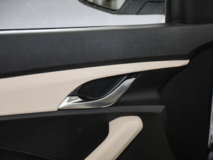 2018款1.5L 手动豪华型 国V 空间座椅