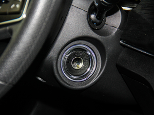 2018款1.5L 手动精英型 国V 中控区