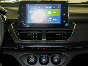 2018款1.5L 手动精英型 国V 中控区
