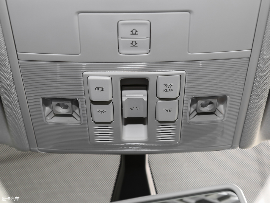 2018ߠ򡤼 230TSI Ԅ(dng)M(jn)ȡ