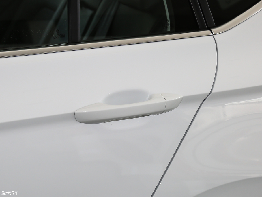 2018ߠ򡤼 230TSI ԄӺA