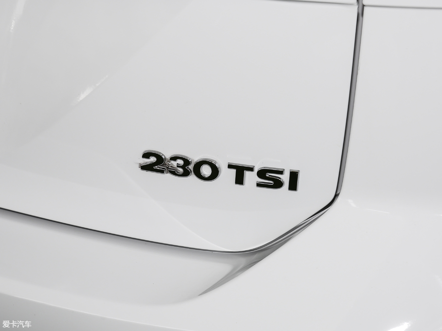 2018ߠ򡤼 230TSI ԄӺA