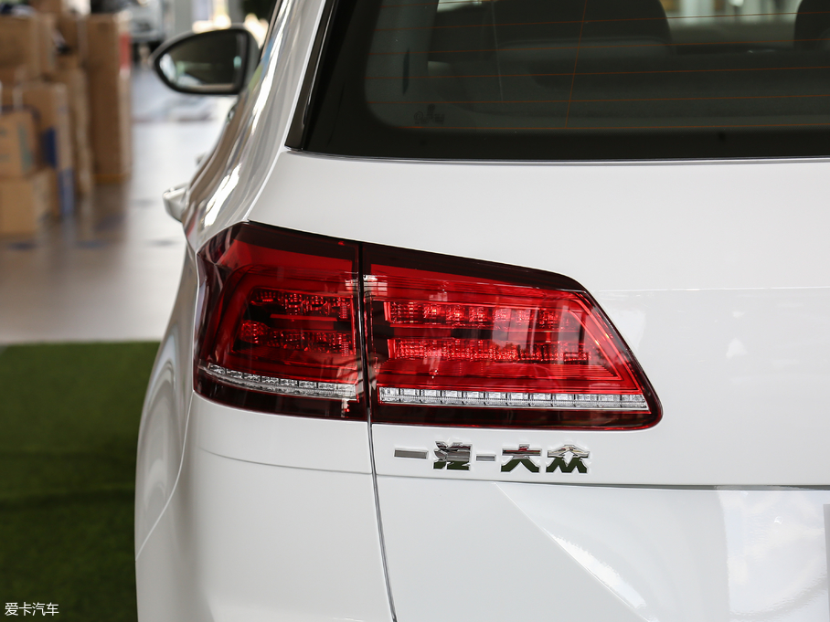 2018ߠ򡤼 230TSI ԄӺA