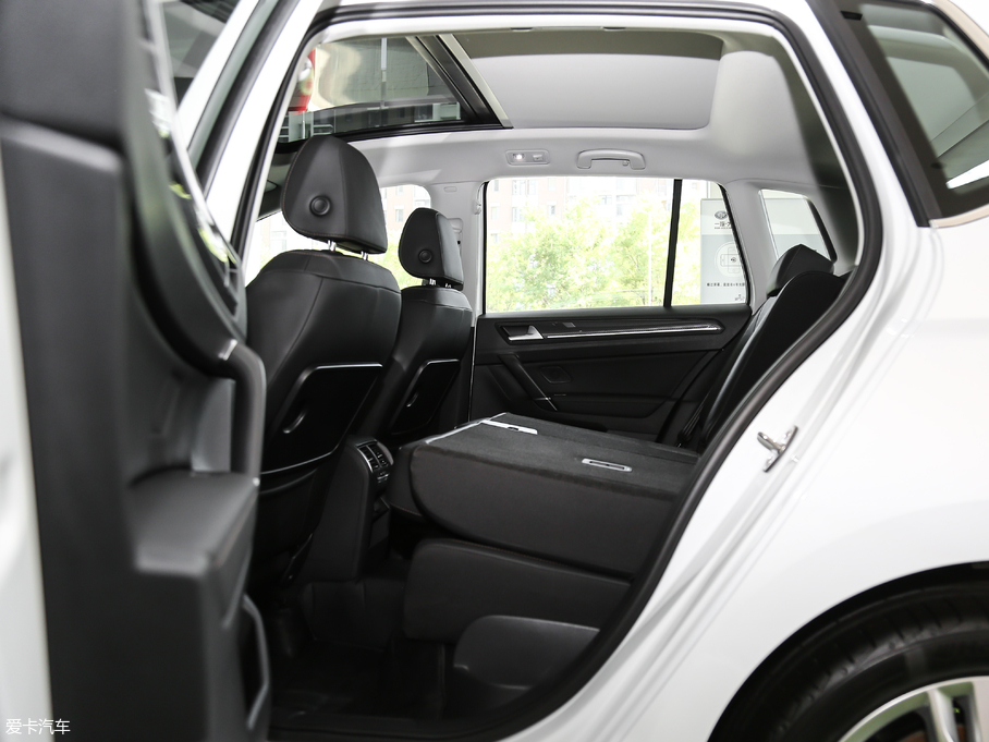 2018ߠ򡤼 230TSI ԄӺA