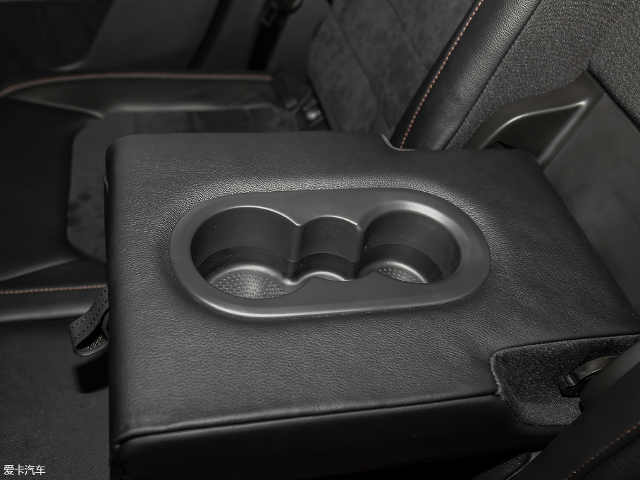 2018ߠ򡤼 230TSI ԄӺA