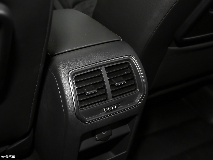 2018ߠ򡤼 230TSI ԄӺA