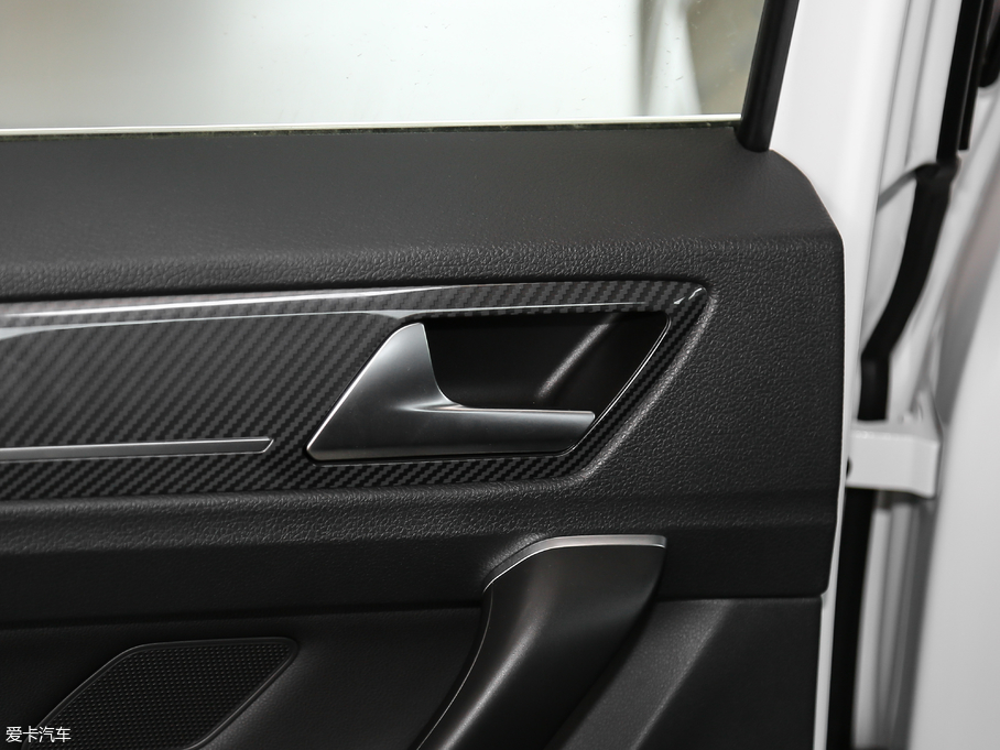 2018ߠ򡤼 230TSI ԄӺA