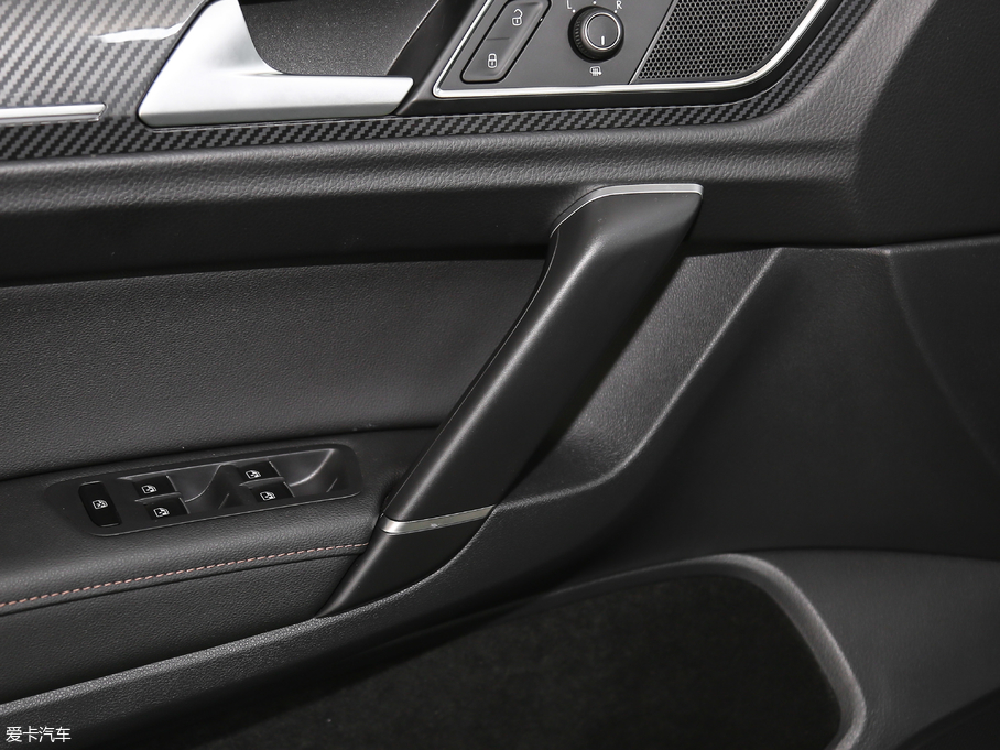 2018ߠ򡤼 230TSI ԄӺA